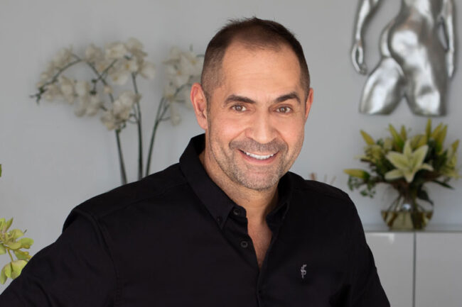 Cirujano estético en Cirumed Clinic, Marbella - España, especializado en procedimientos de belleza.