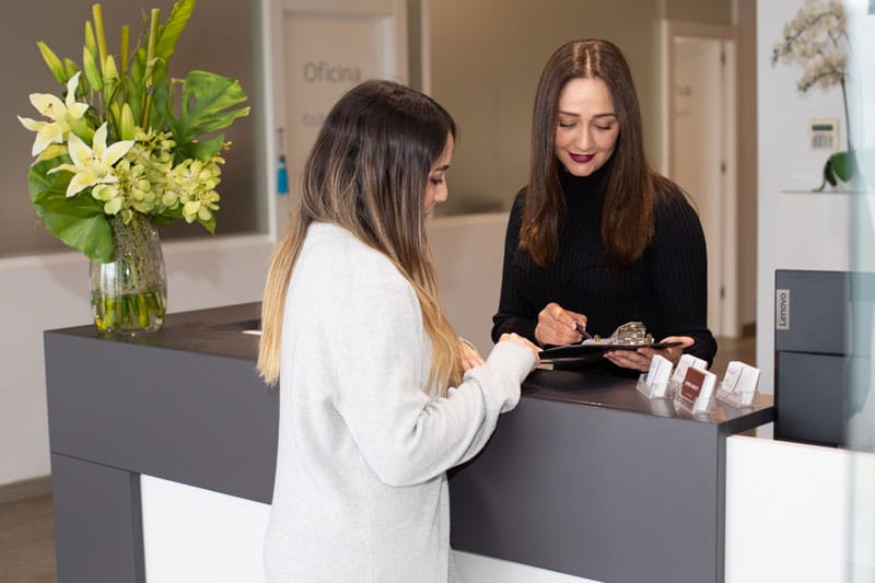 Consultation on aesthetic treatments at Cirumed Clinic, Marbella - Spain.