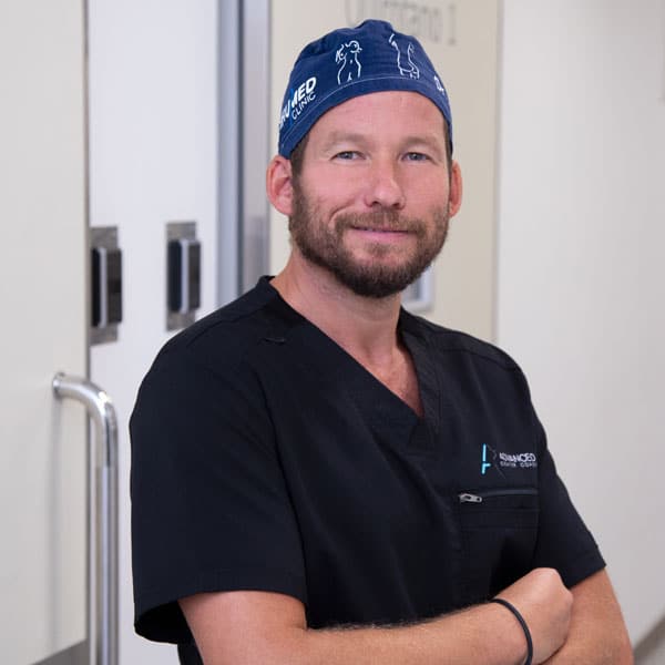 Cosmetic surgeon at Cirumed Clinic in Marbella, Spain, ready to perform beauty procedures.