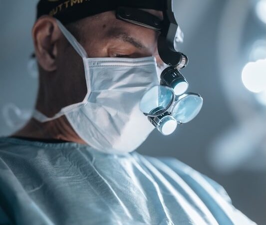 FOT_1930 A cosmetic surgeon concentrating during an operation at the Cirumed Clinic in Marbella, Spain.